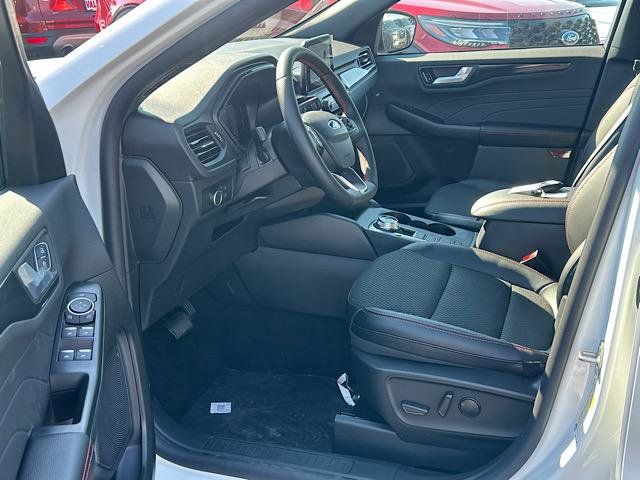2025 Ford Escape ST-Line photo 7