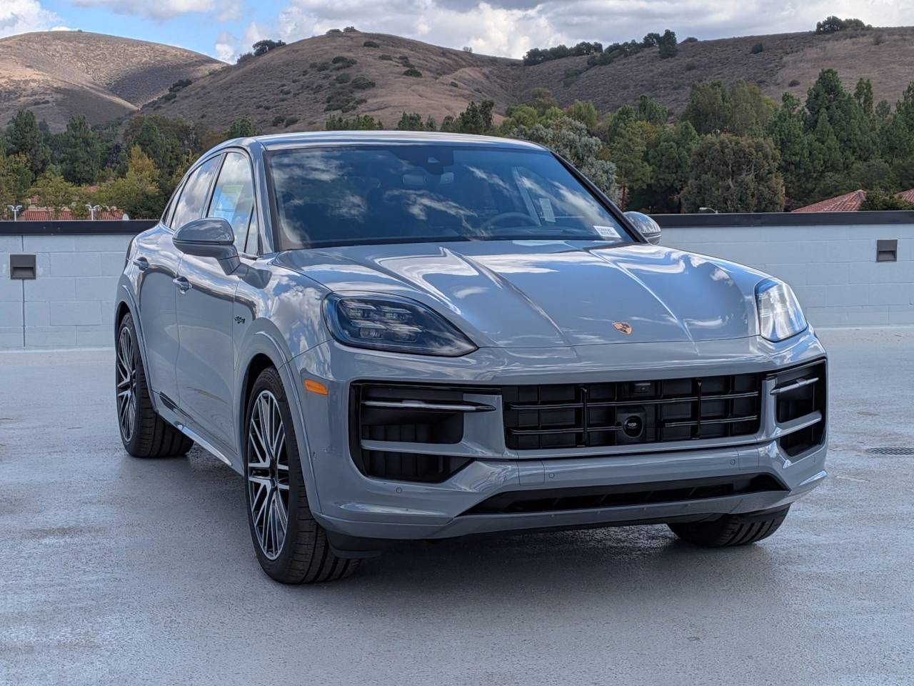2026 Porsche Cayenne S E-Hybrid Coupe photo 7