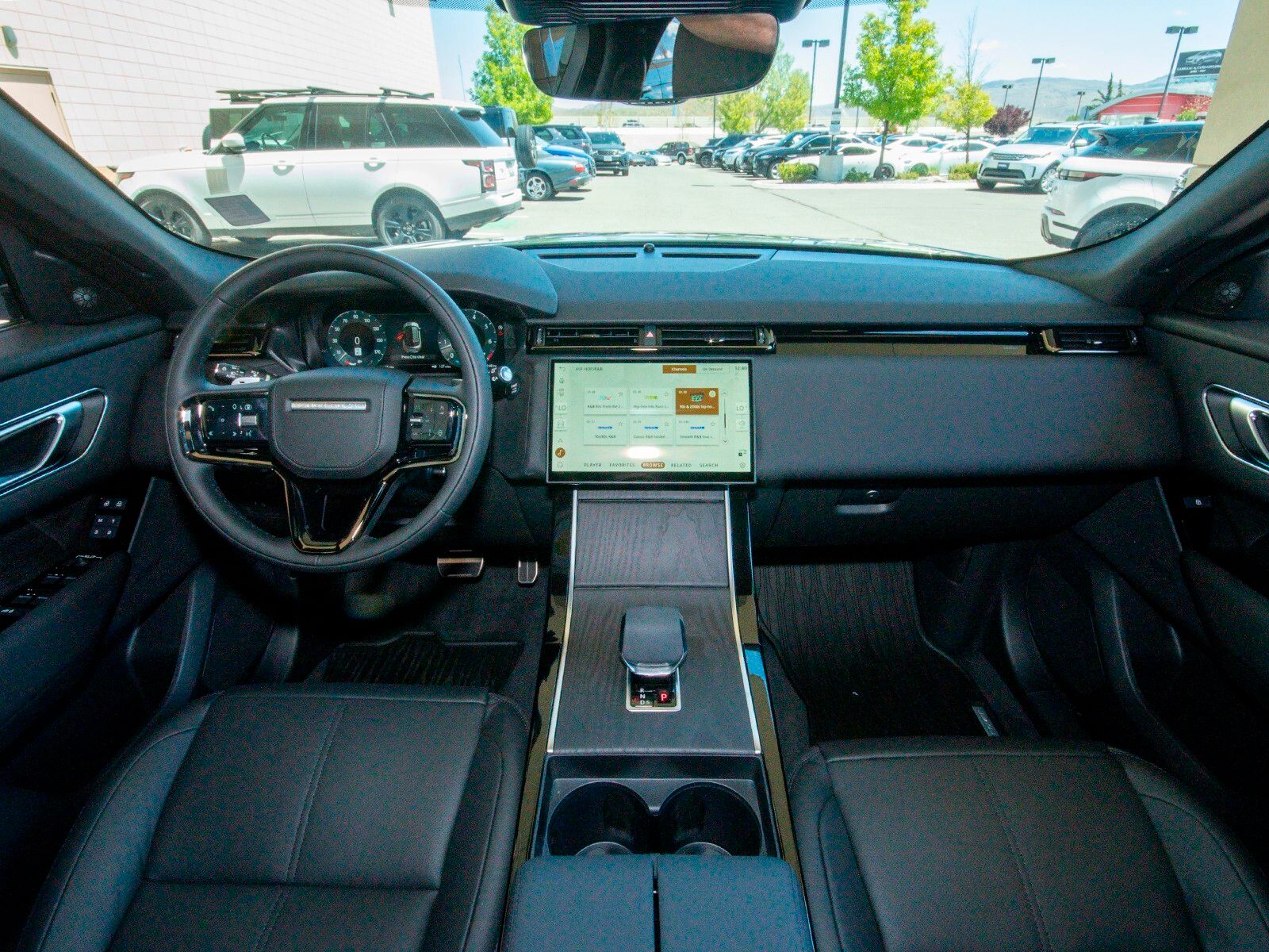 2025 Land Rover Range Rover Velar SE photo 33