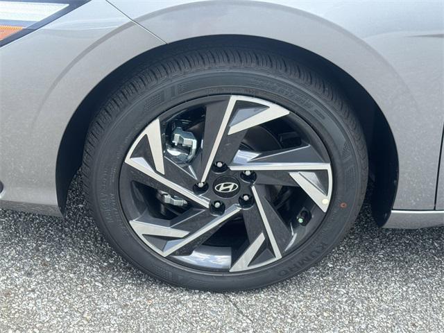 2025 Hyundai Elantra SEL Sport photo 10