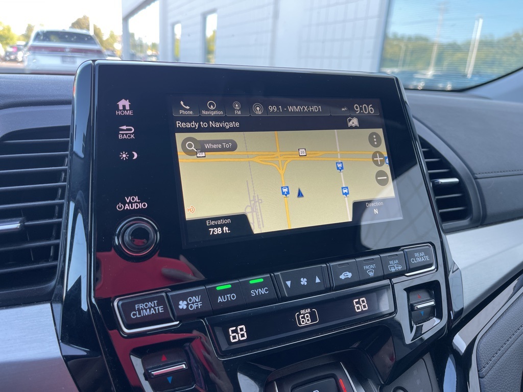2023 Honda Odyssey Touring photo 6