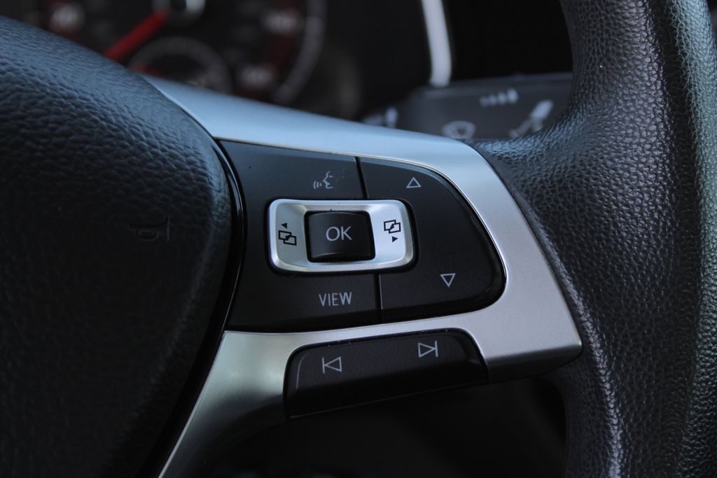 2021 Volkswagen Jetta SE R-Line photo 21