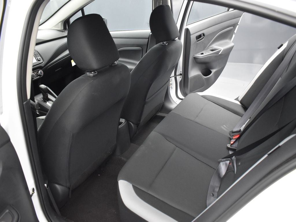2025 Nissan Versa 1.6 S photo 13