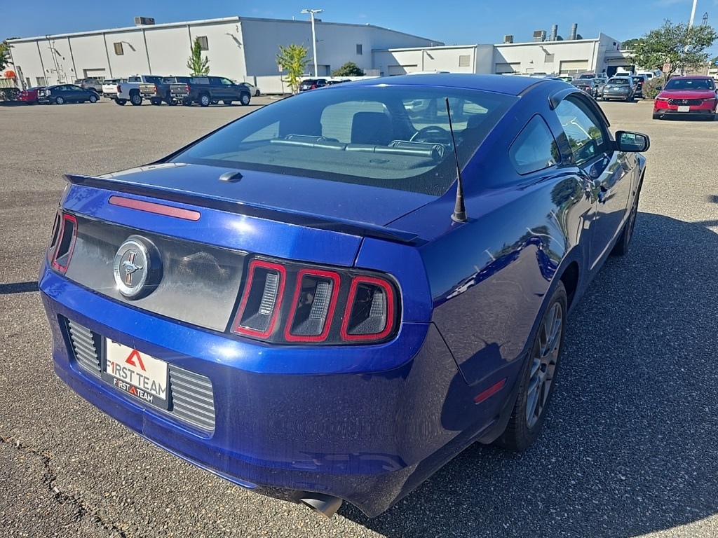 2014 Ford Mustang V6 Premium photo 5