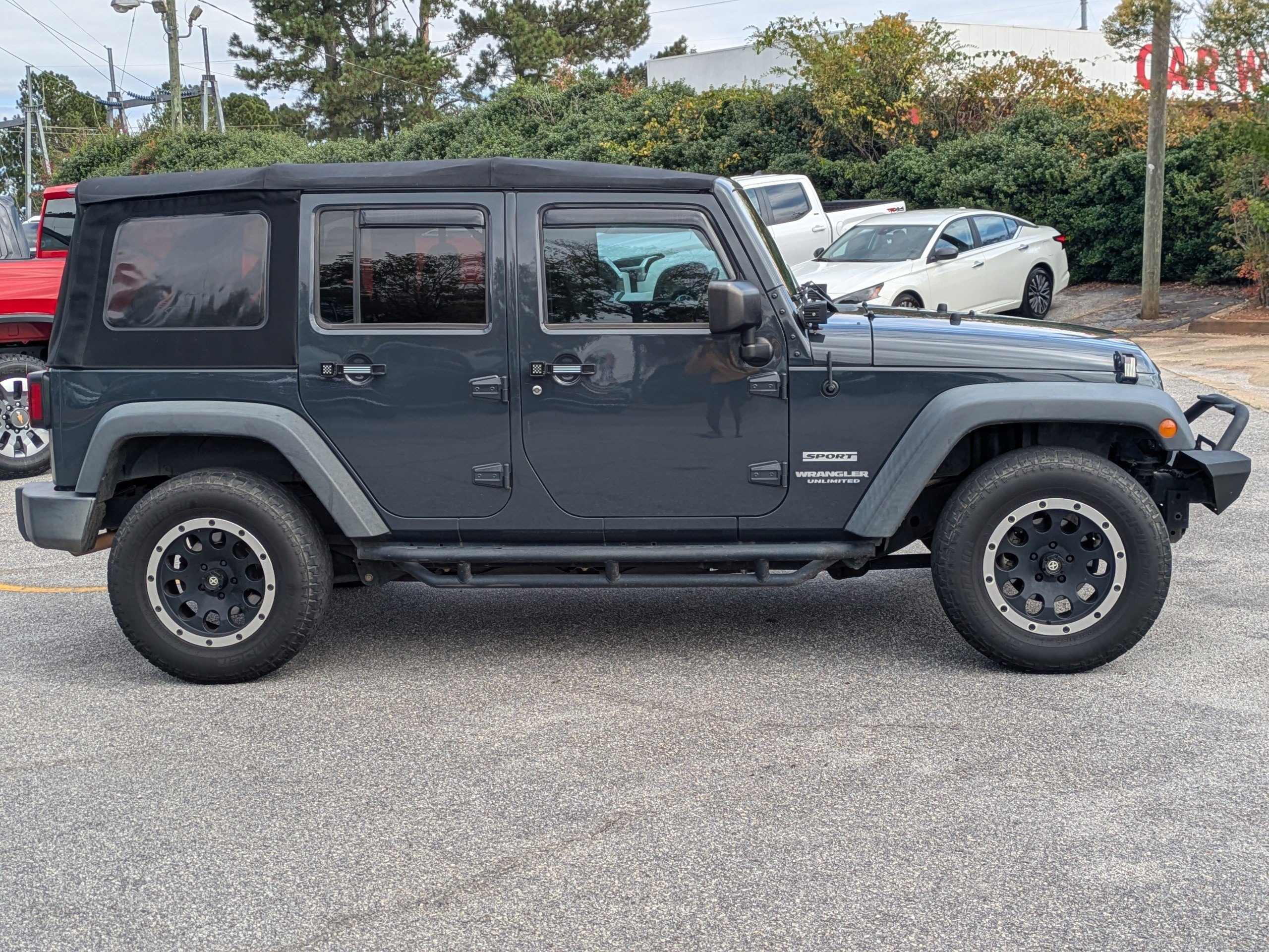 2017 Jeep Wrangler Unlimited Sport photo 2