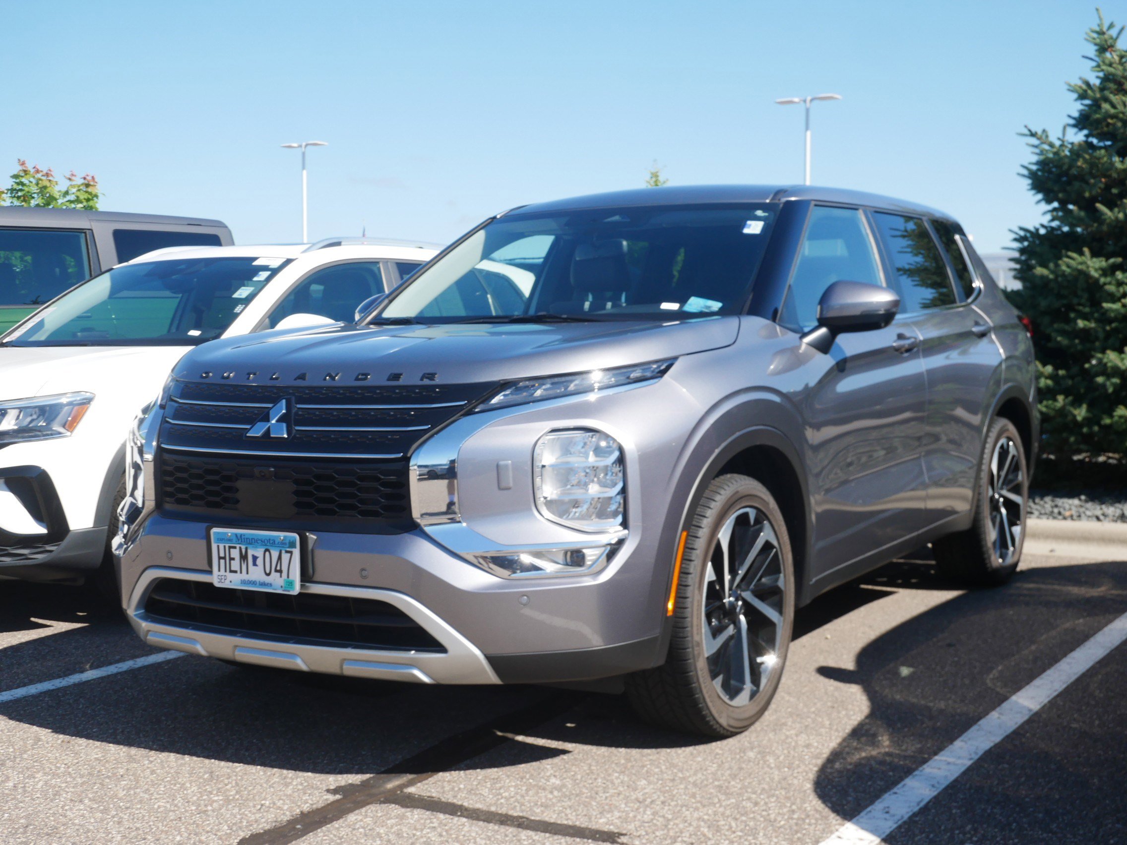 2022 Mitsubishi Outlander SE photo 3