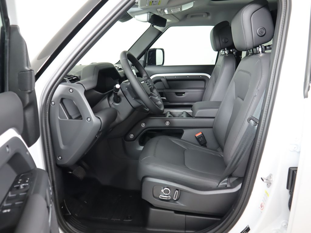 2025 Land Rover Defender 130 S photo 20