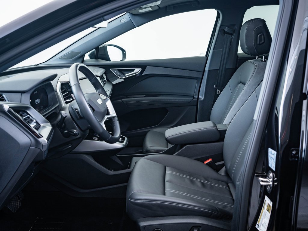 2024 Audi Q4 E-tron Premium Plus photo 4