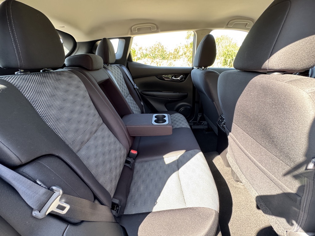 2021 Nissan Rogue Sport SV photo 25