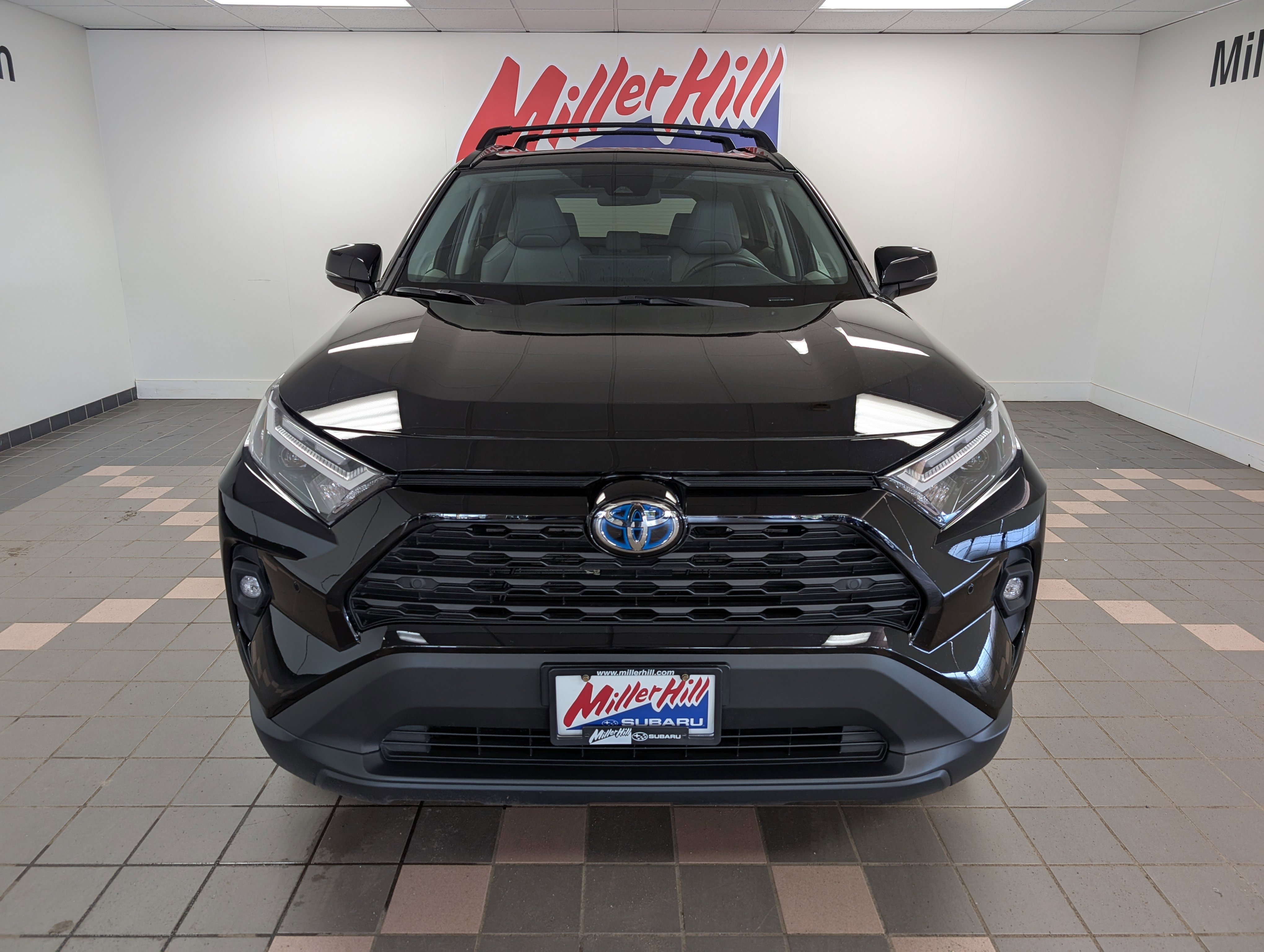 2024 Toyota RAV4 Hybrid XLE Premium photo 4