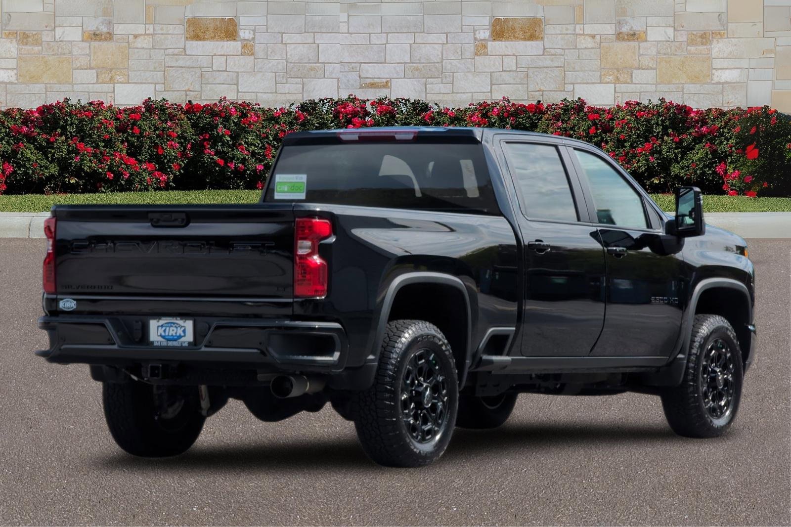 2023 Chevrolet Silverado LT photo 3