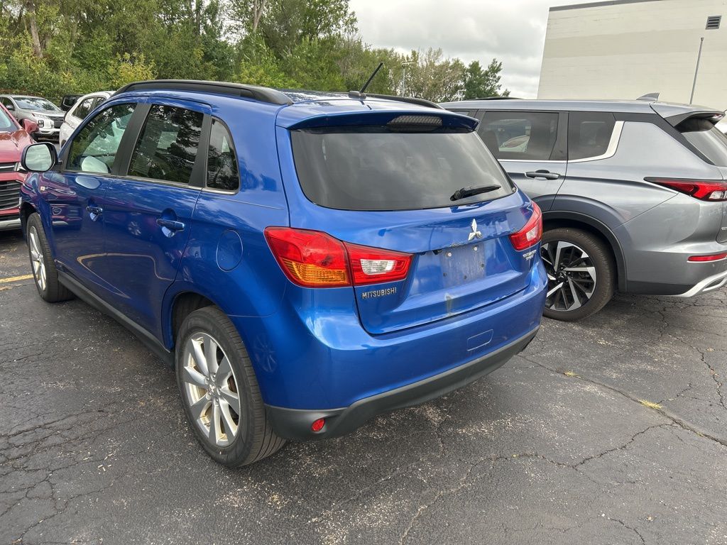 2015 Mitsubishi Outlander Sport SE photo 3