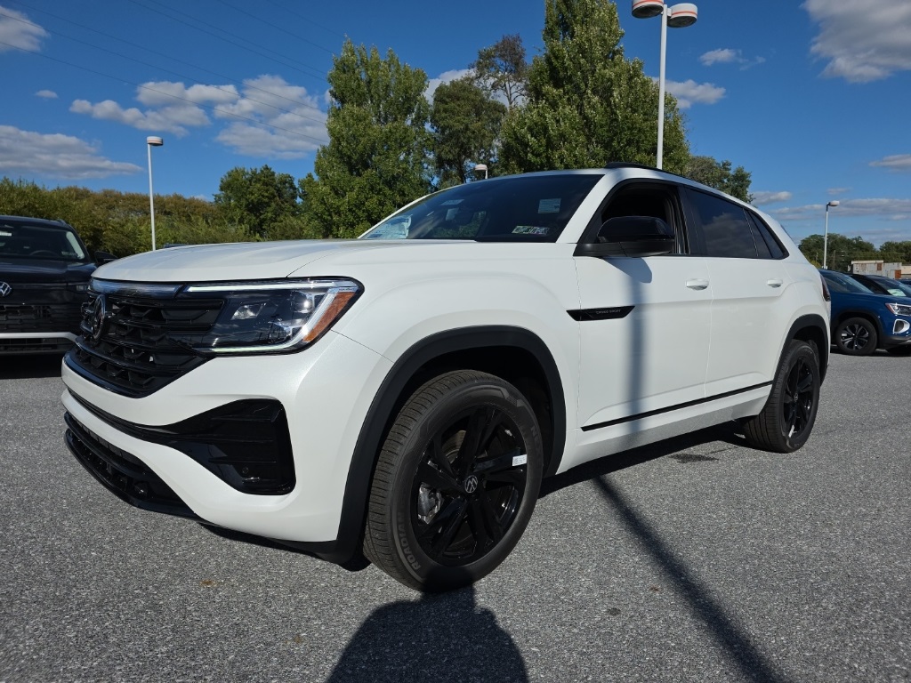 2026 Volkswagen Atlas Cross Sport SEL R-LINE's photo