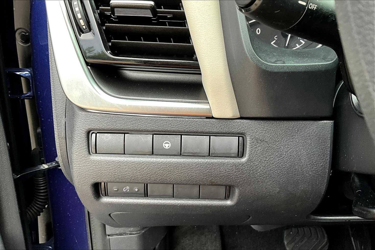 2023 Nissan Rogue SV photo 29