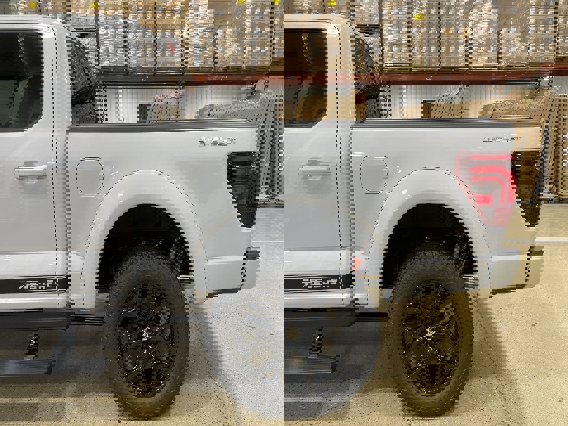 2025 Ford F-150 Lariat photo 16