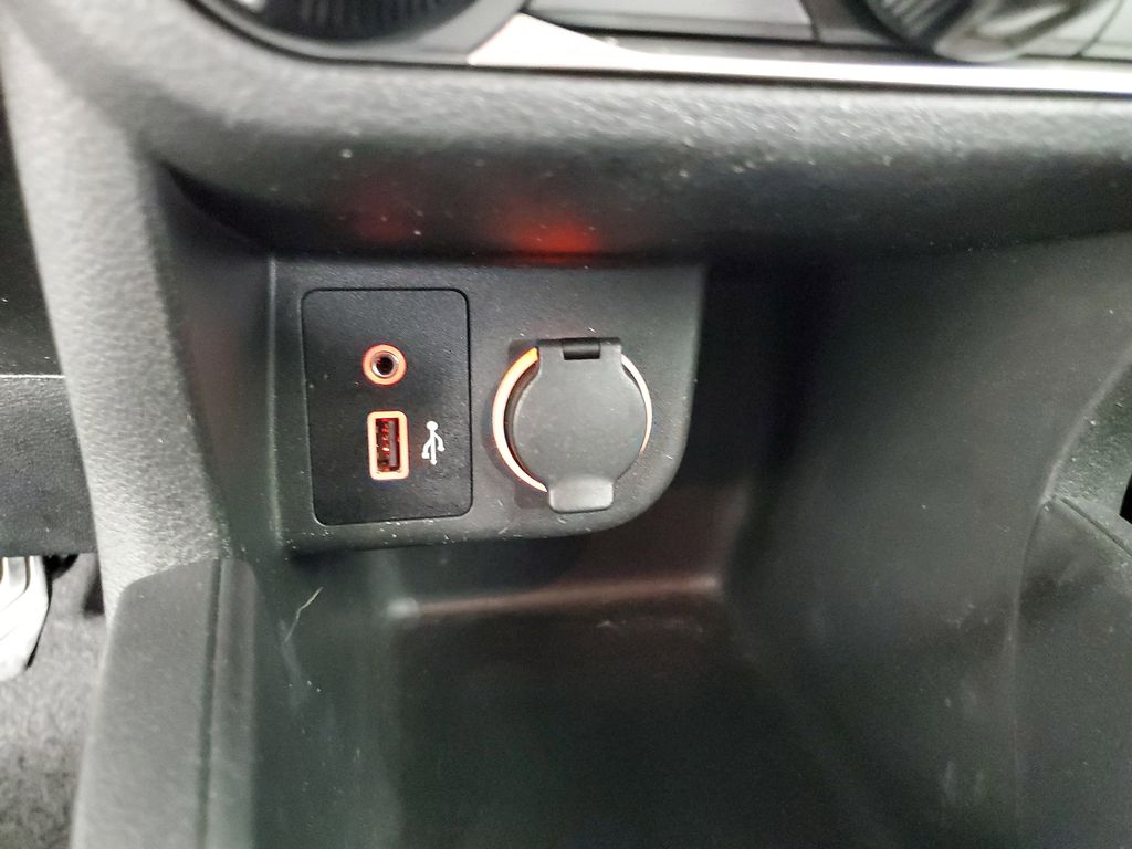 2020 Nissan Kicks S photo 18