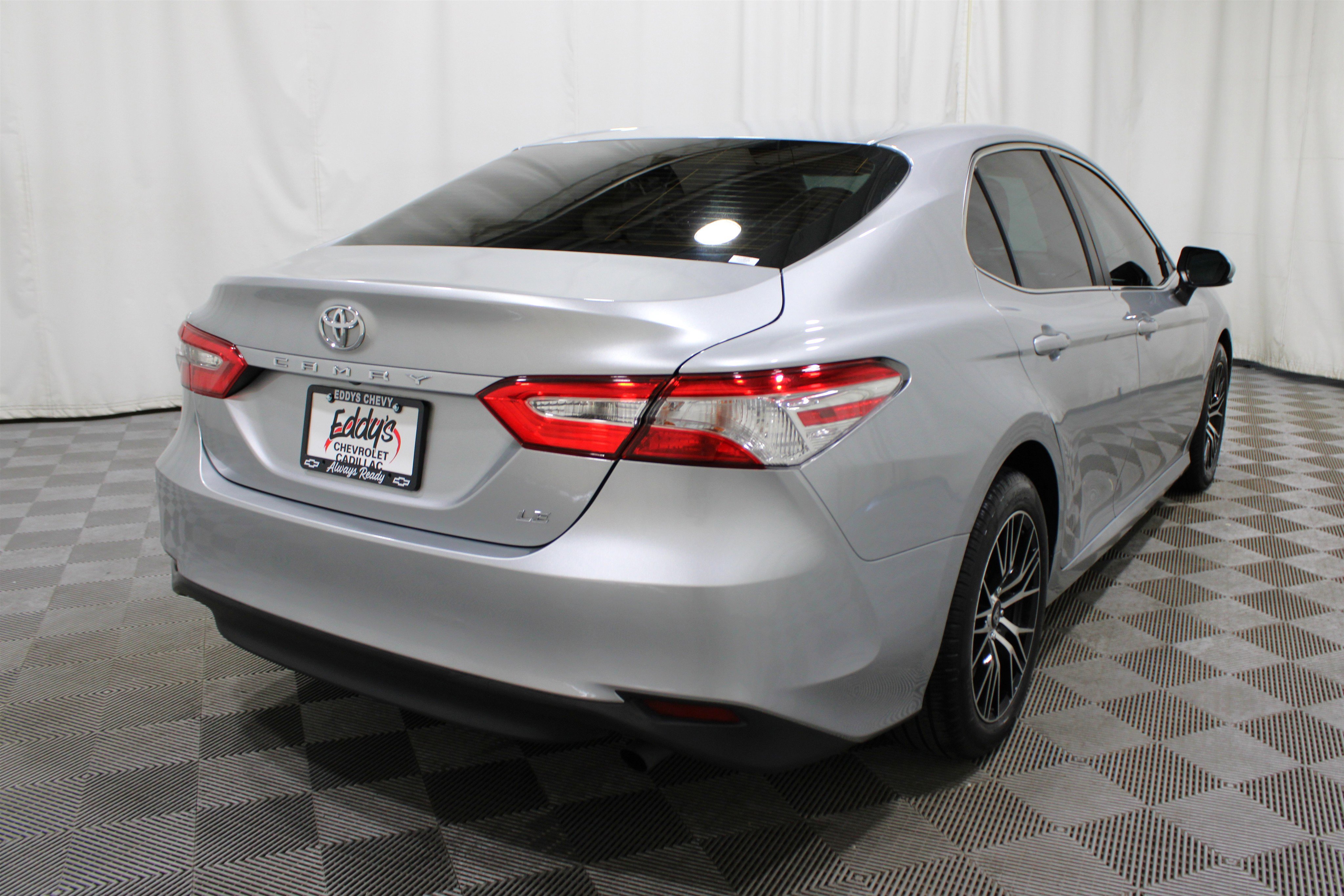 2018 Toyota Camry LE photo 12