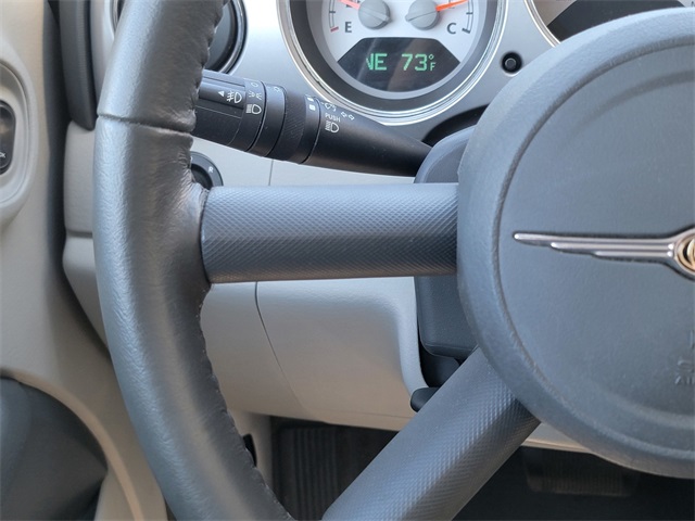 2010 Chrysler PT Cruiser Touring photo 25