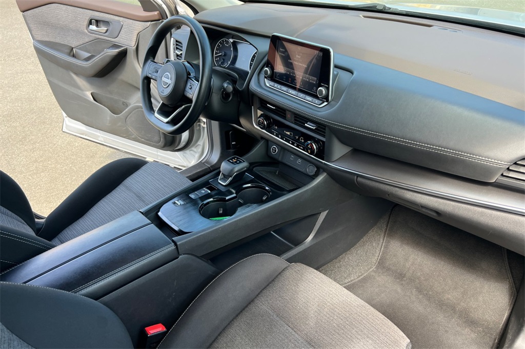 2023 Nissan Rogue SV photo 21