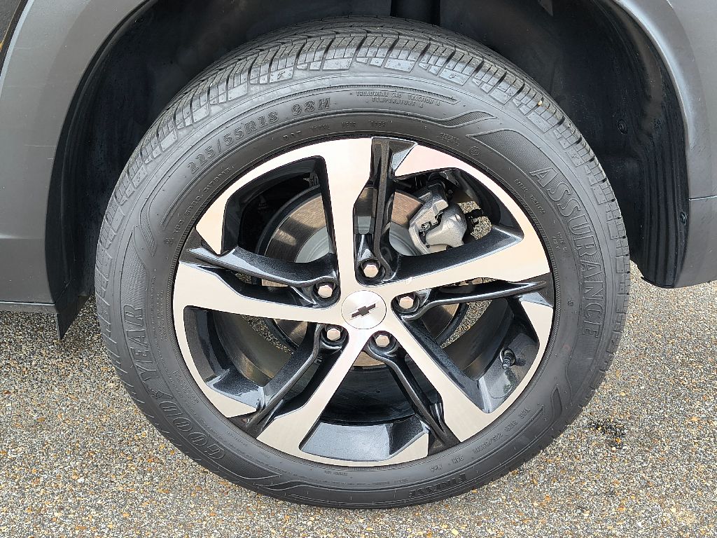 2024 Chevrolet Trax photo 3