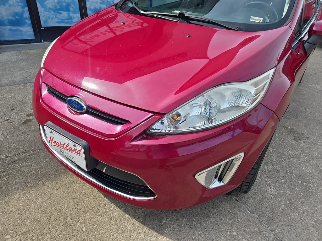 2011 Ford Fiesta SES photo 16