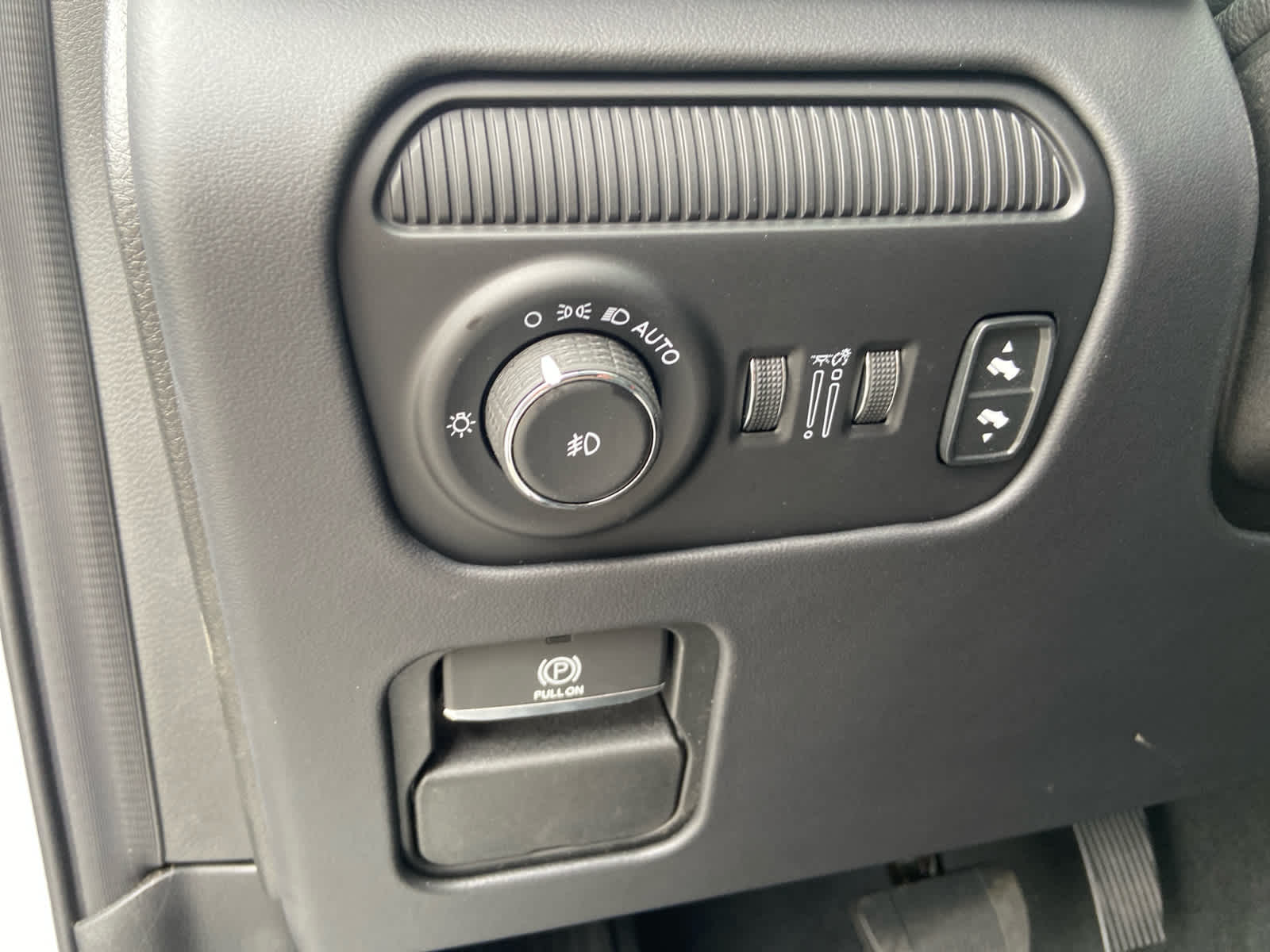 2025 Jeep Grand Wagoneer L II Obsidian photo 21