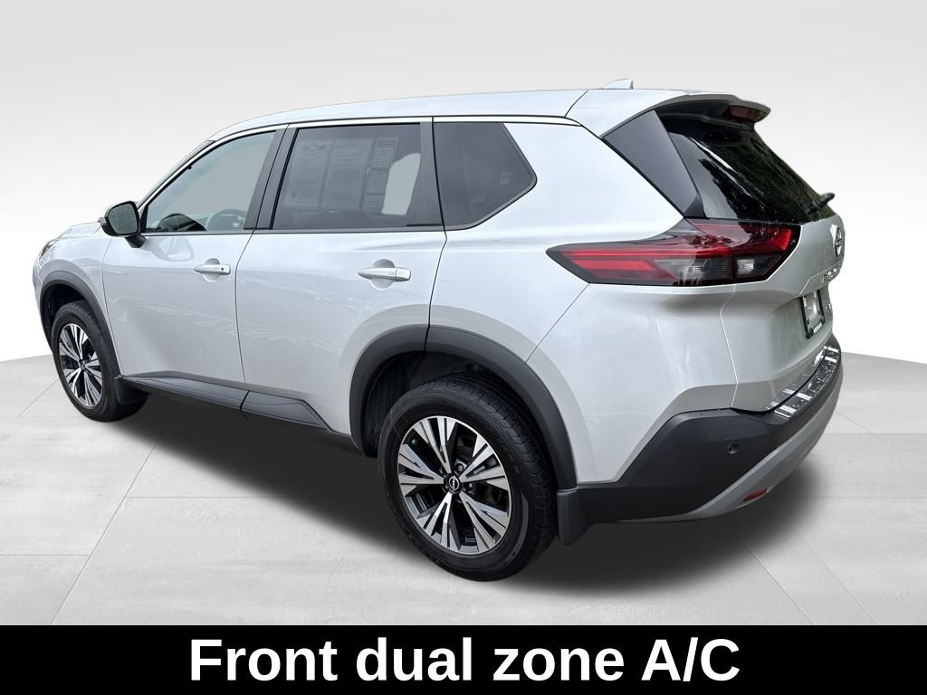 2022 Nissan Rogue SV photo 4
