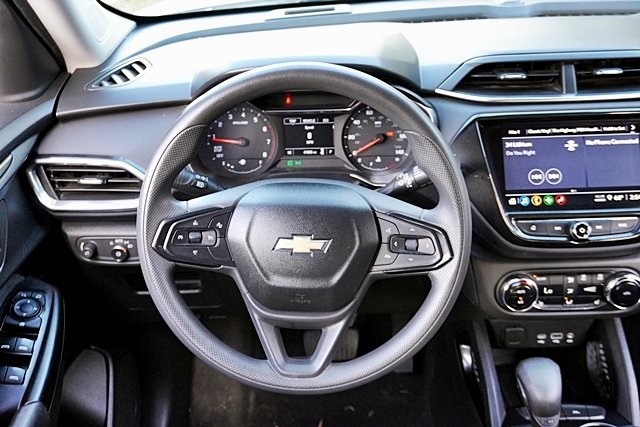 Used 2022 White Chevrolet LT image 18