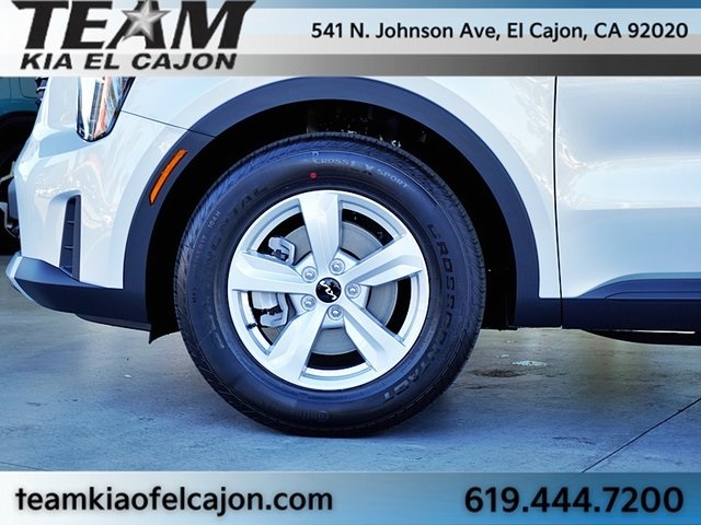2026 Kia Sorento LX photo 4