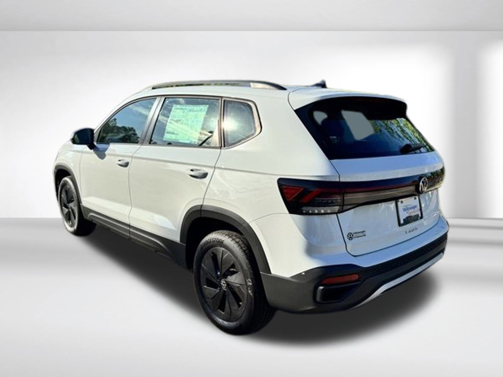 2025 Volkswagen Taos S photo 4