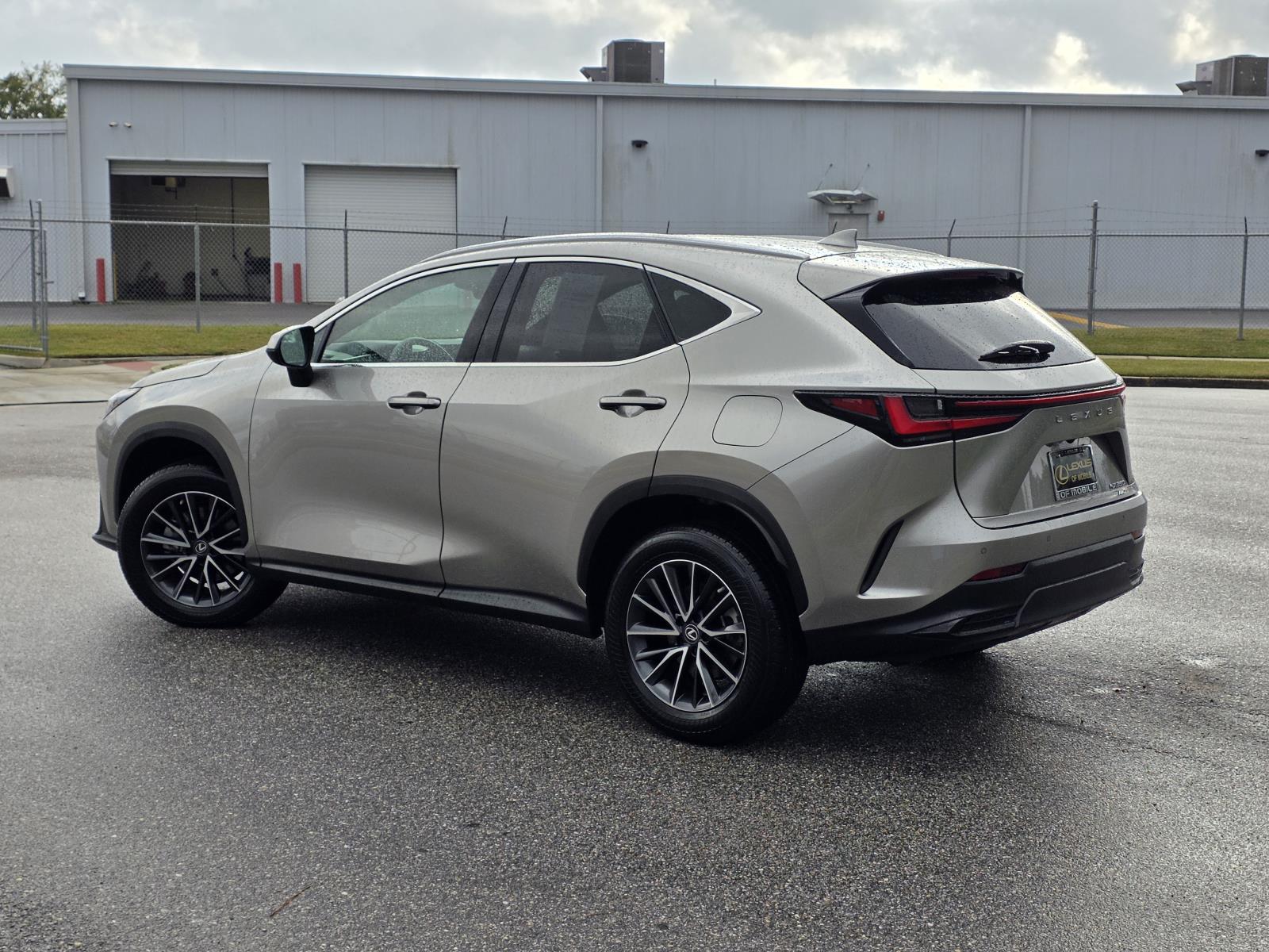 2022 Lexus NX 350 Premium photo 3