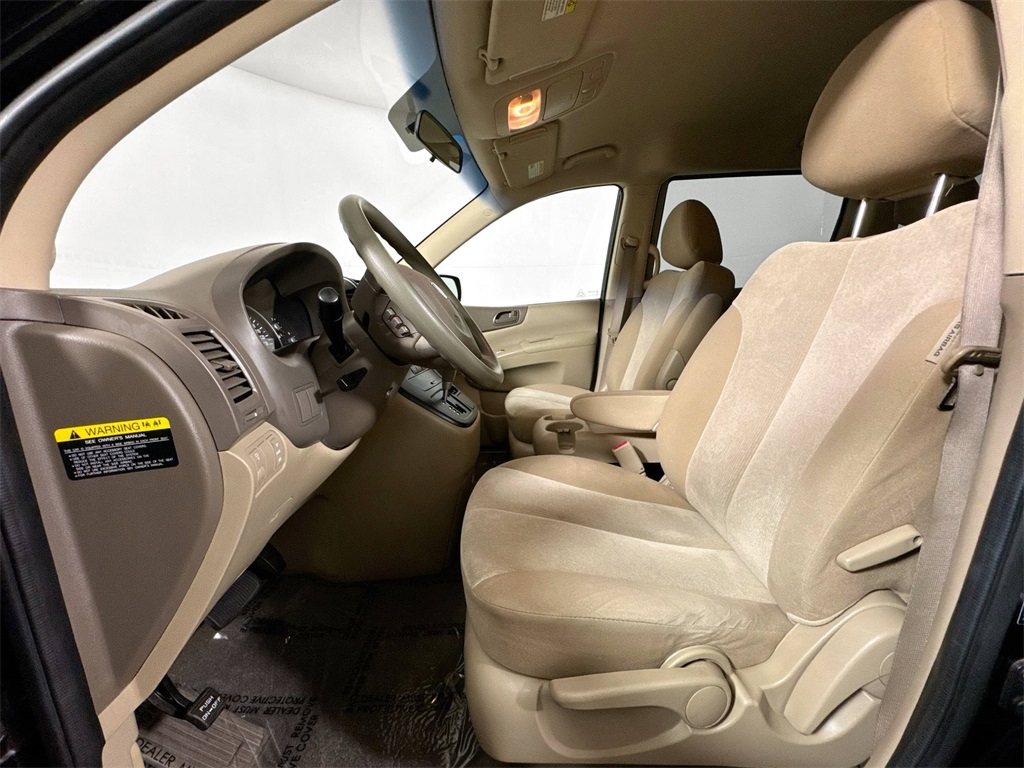 2012 Kia Sedona LX photo 6