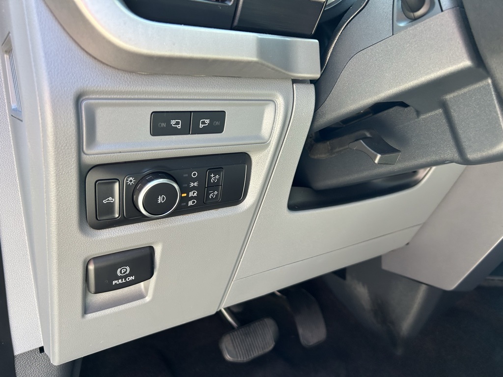 2022 Ford F-150 XL photo 12