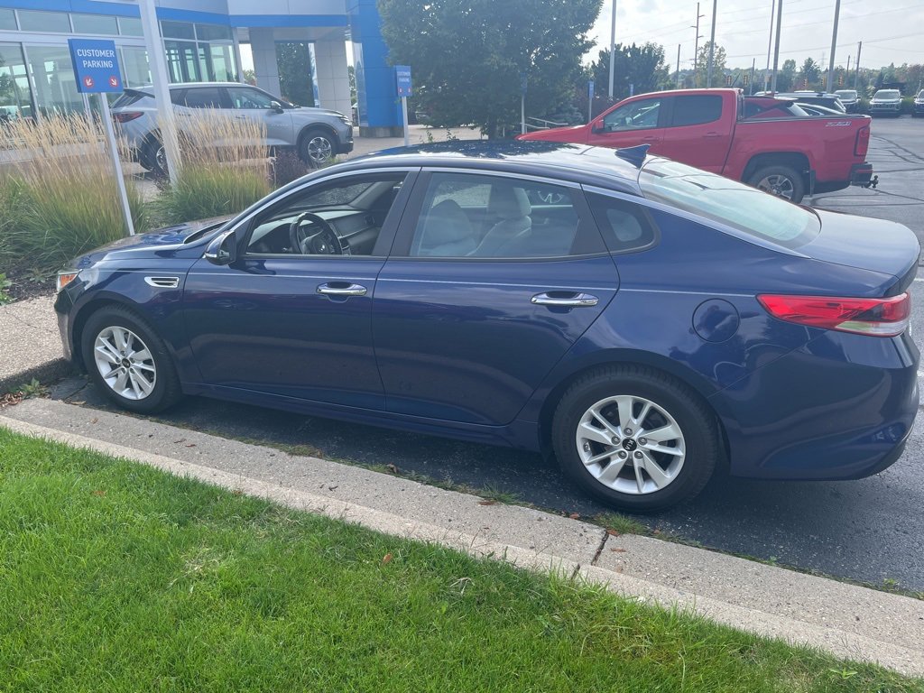 2016 Kia Optima LX photo 2