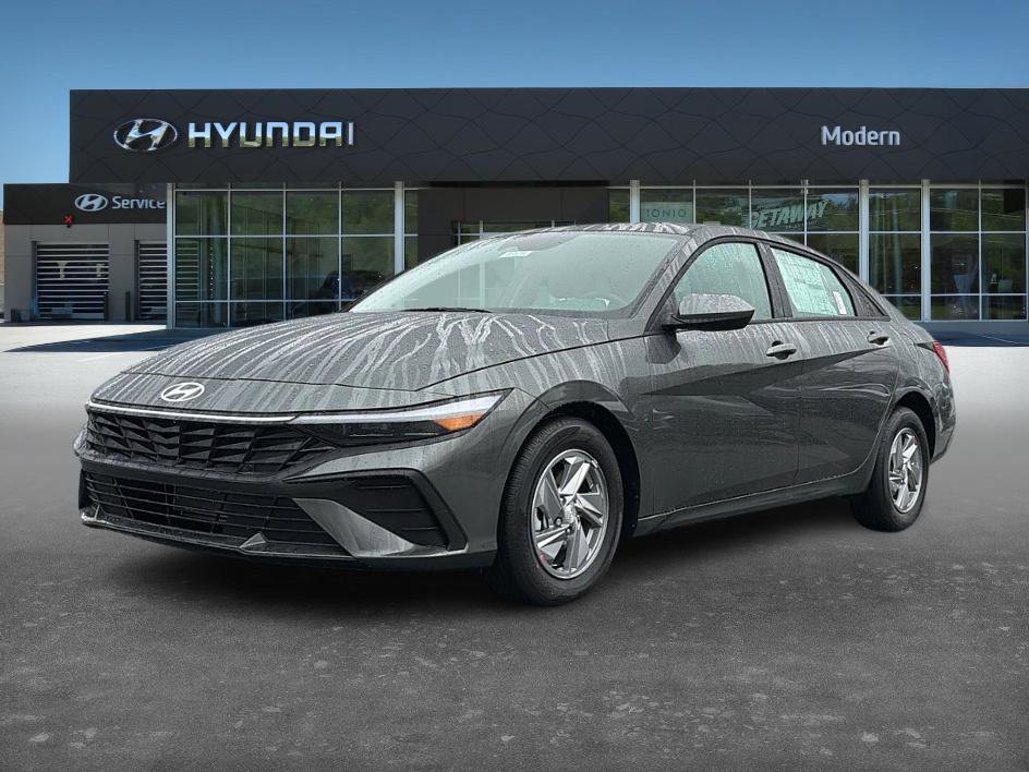 2026 Hyundai Elantra SE's photo