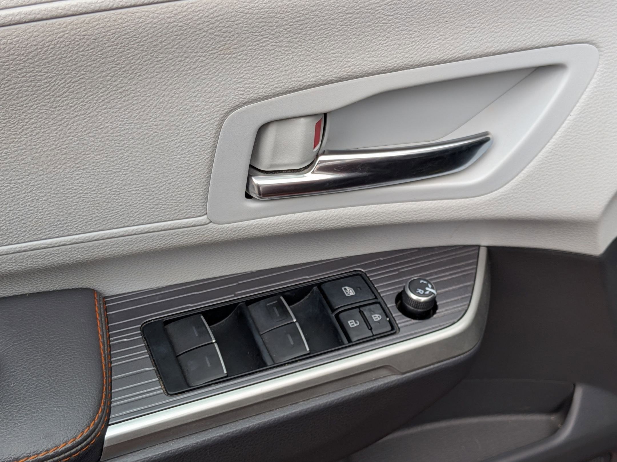 2022 Toyota Sienna XSE photo 13