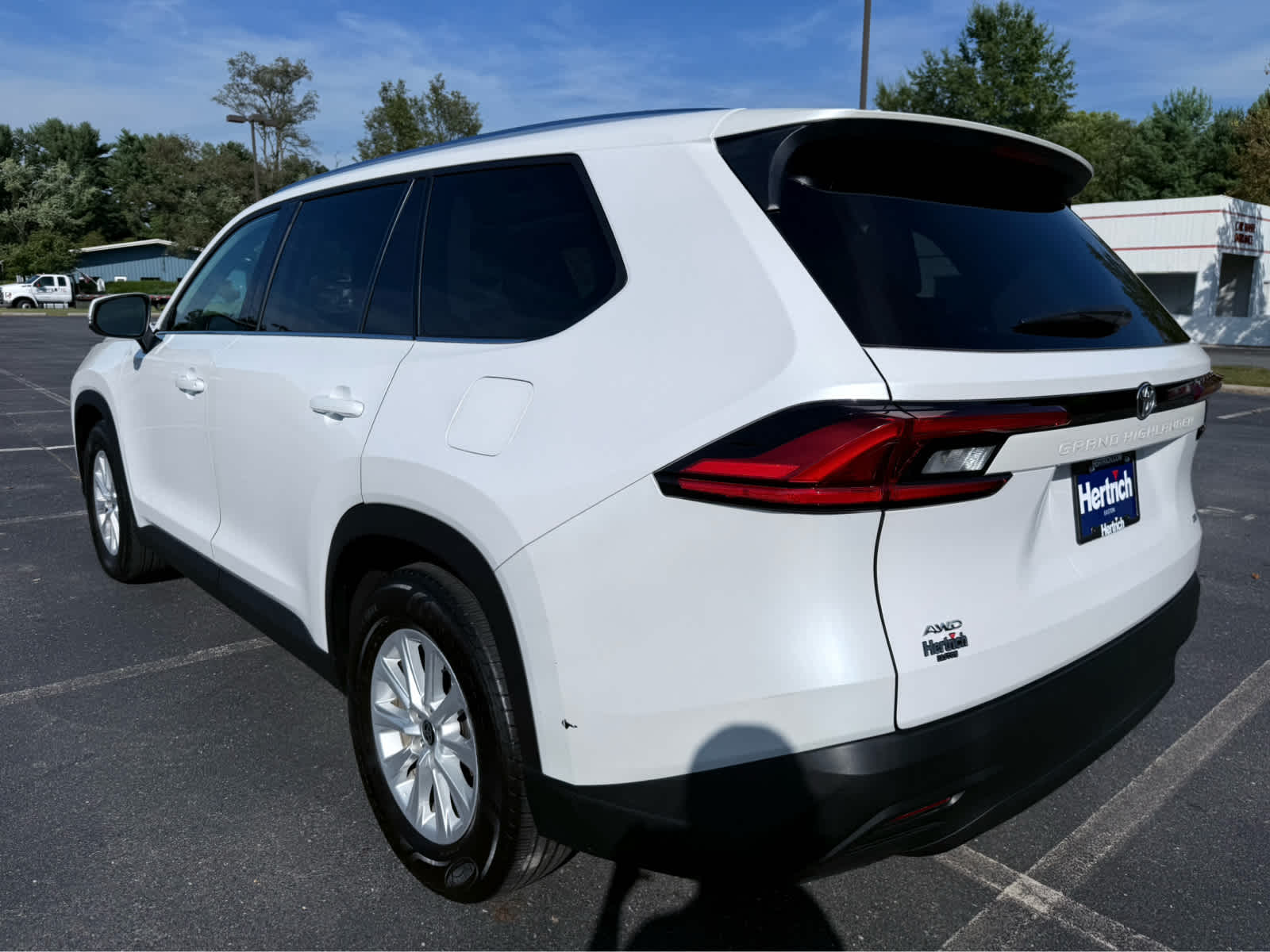 2024 Toyota Grand Highlander XLE photo 3