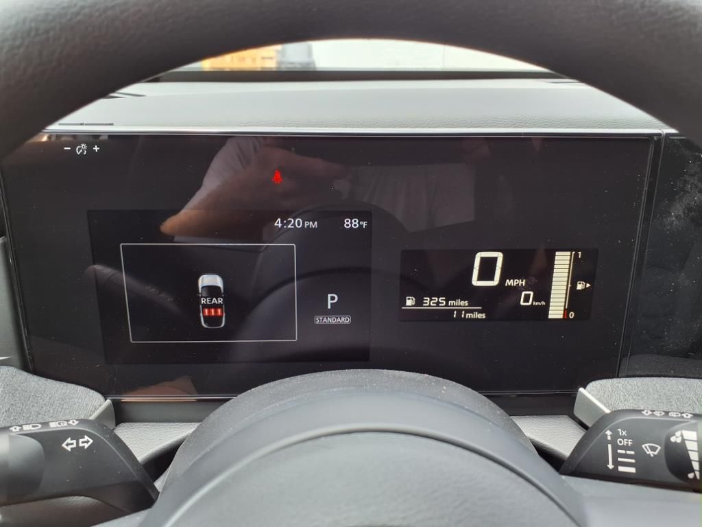 2025 Nissan Kicks SV photo 14
