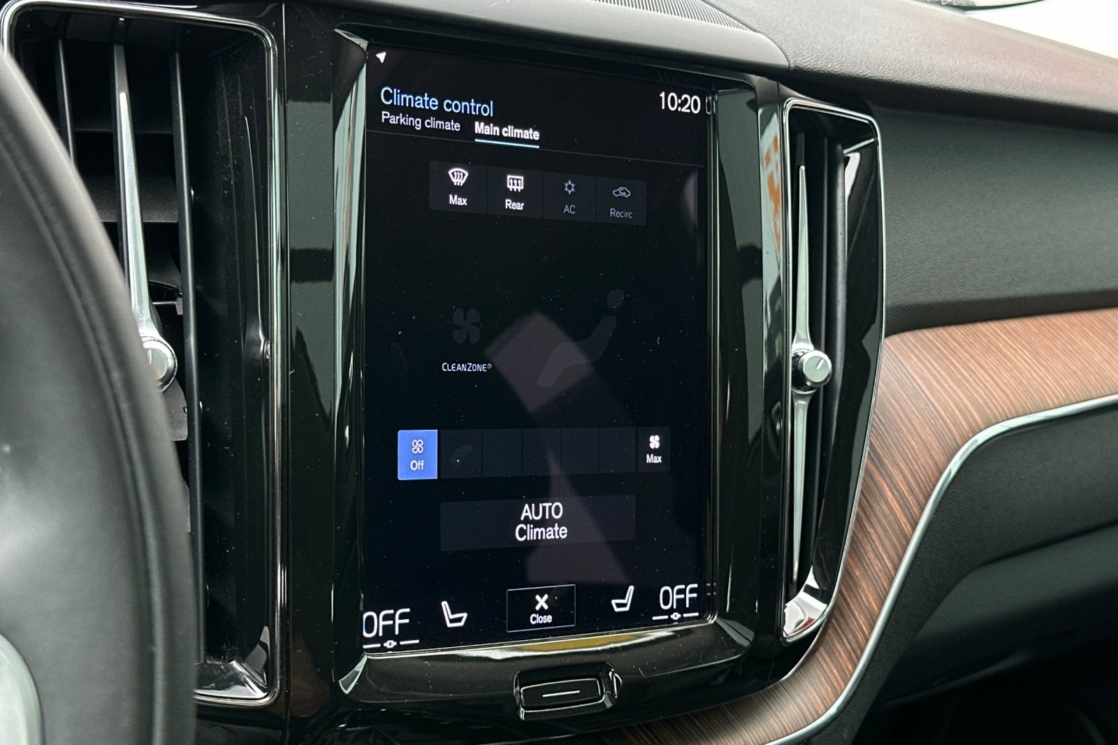 2021 Volvo XC60 T5 Momentum photo 22
