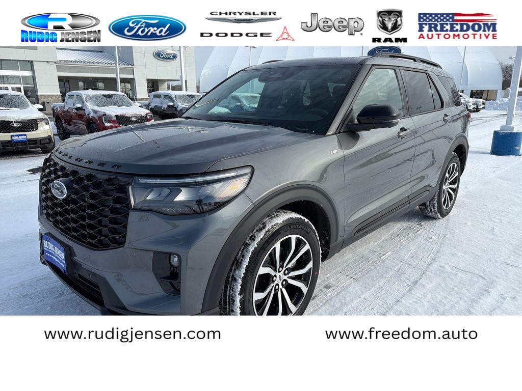 2026 Ford Explorer ST-LINE's photo