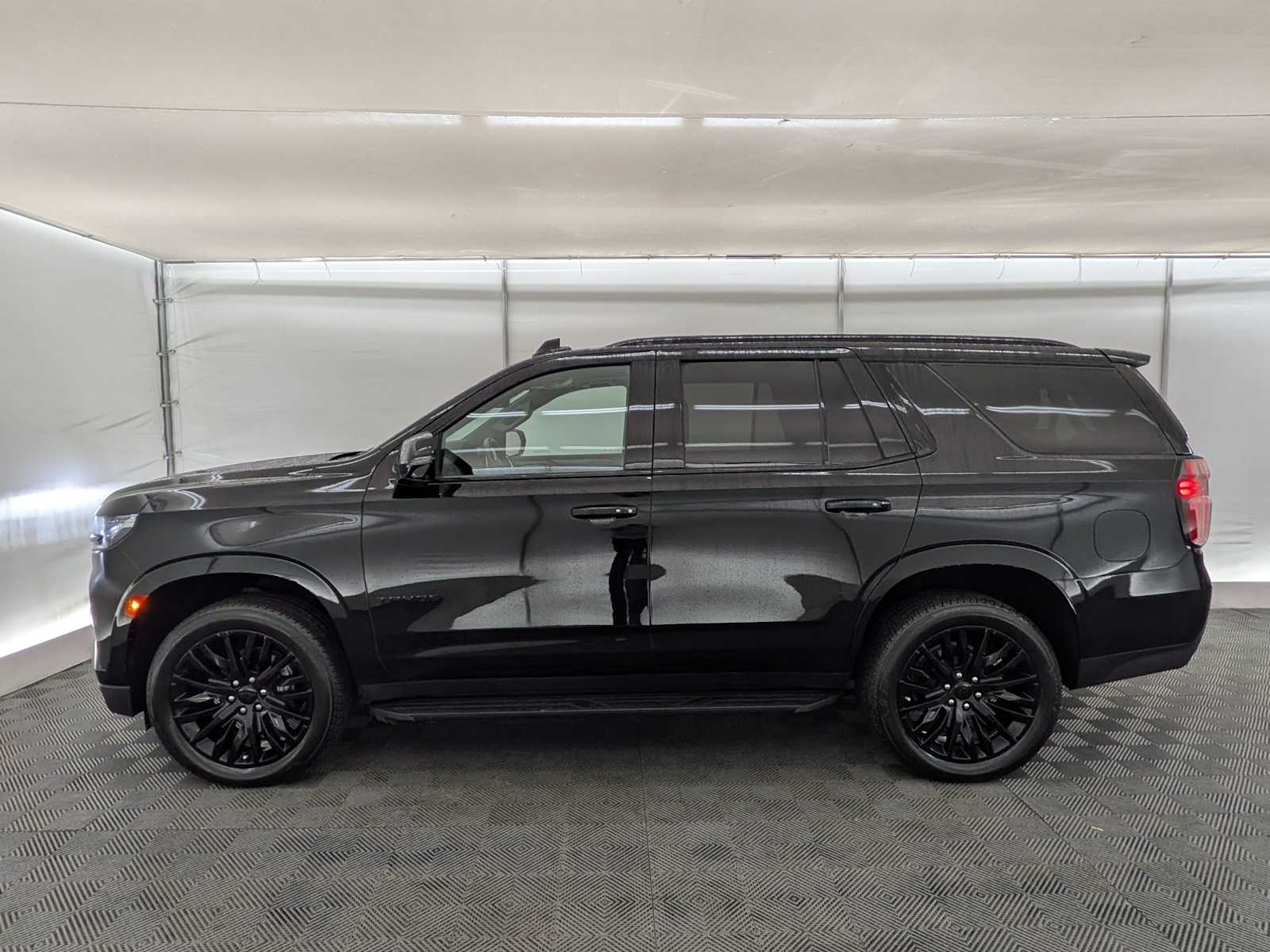 2024 Chevrolet Tahoe RST photo 3