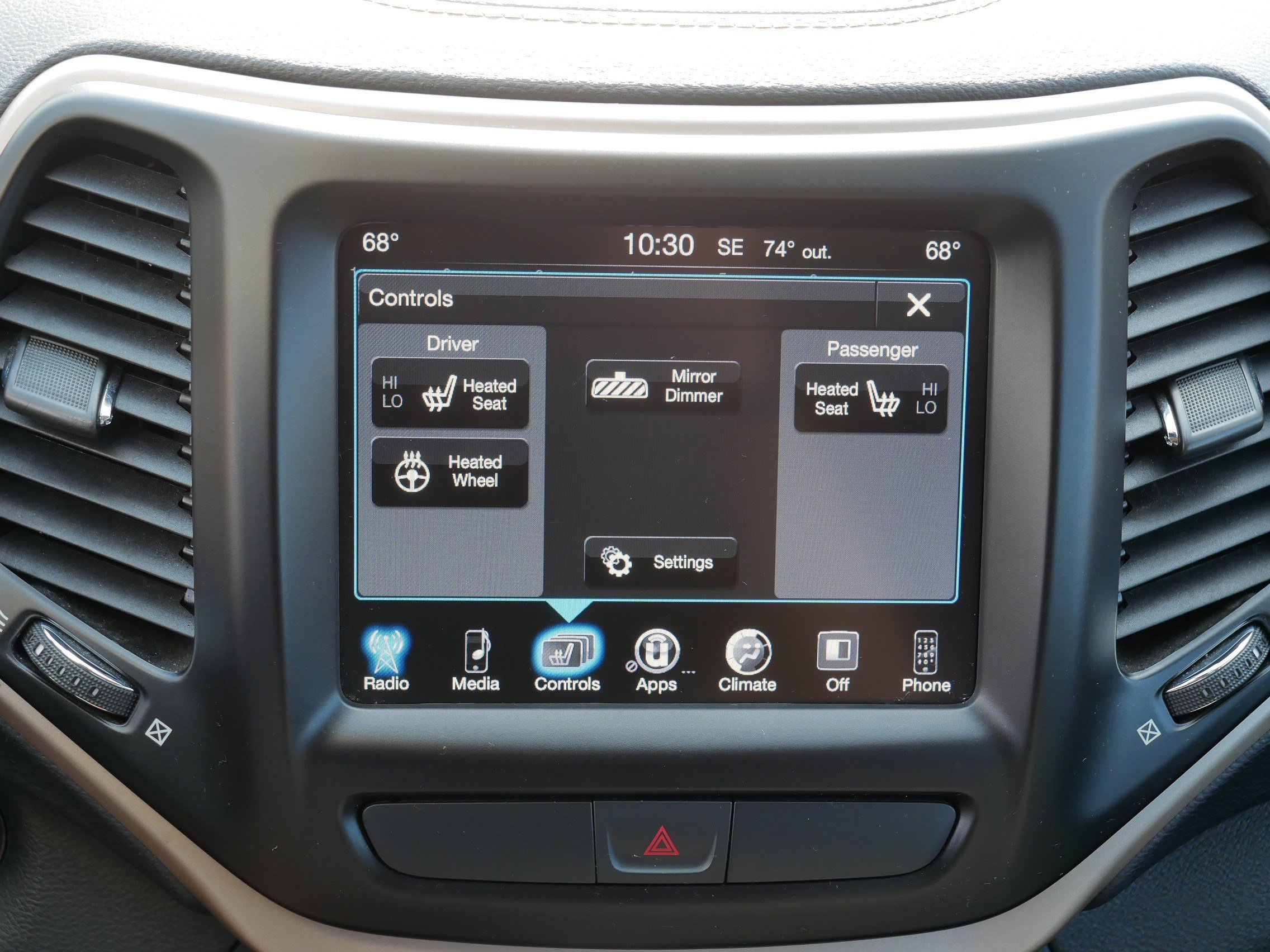 2017 Jeep Cherokee Latitude photo 30