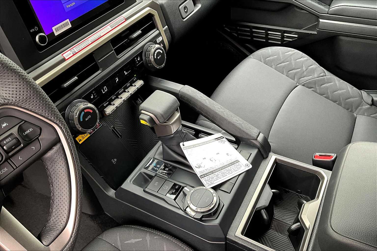 2025 Toyota Tacoma SR5 4x4 Double Cab photo 7