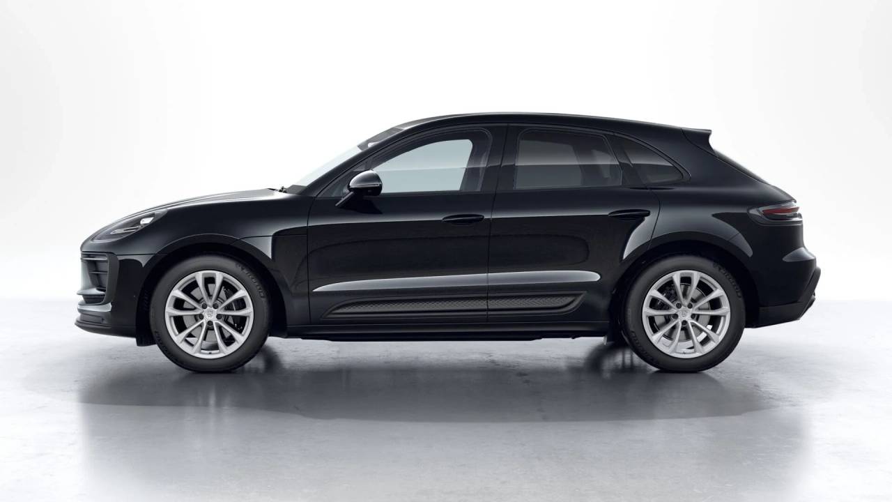 2026 Porsche Macan T photo 2