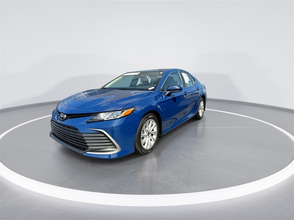 2024 Toyota Camry LE photo 4