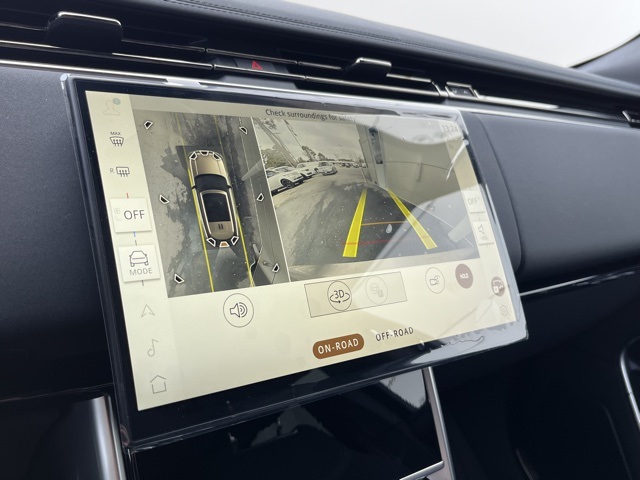 2025 Land Rover Range Rover SE photo 6