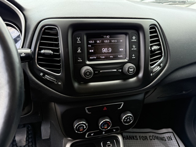 2017 Jeep Compass Sport photo 16