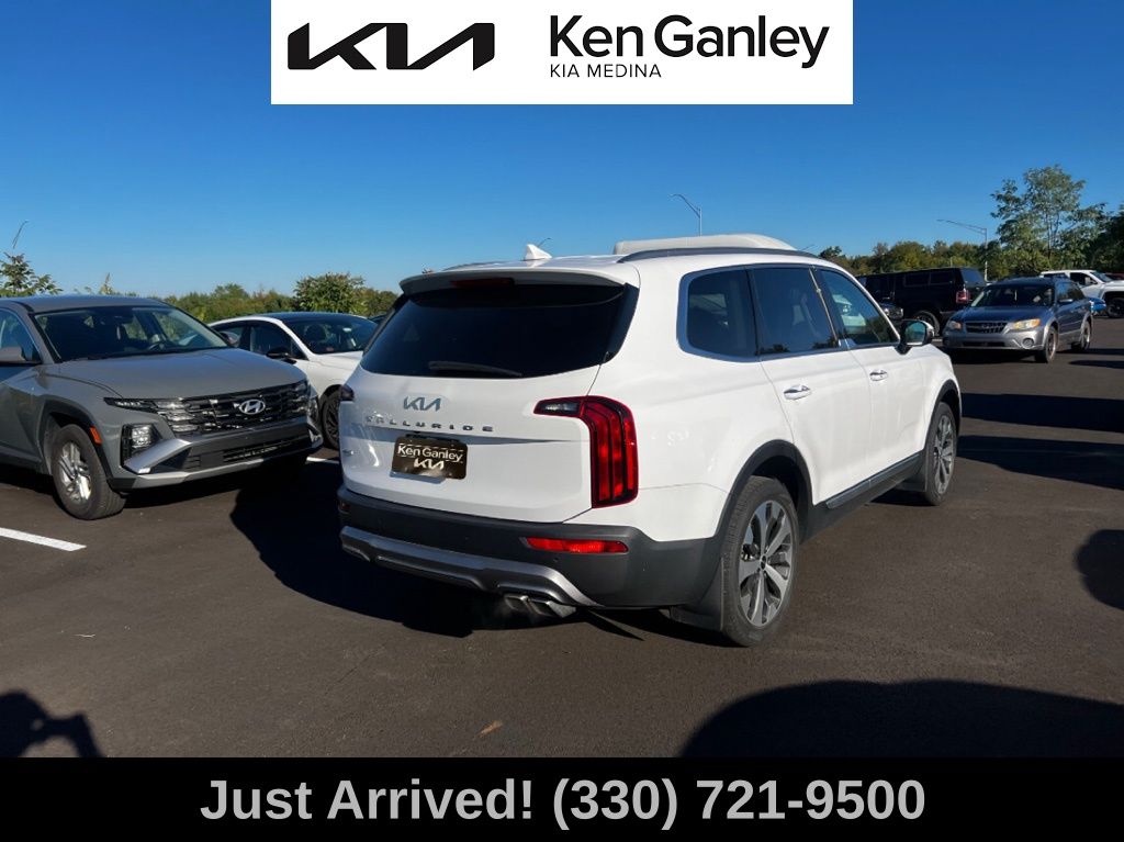 2022 Kia Telluride S photo 2