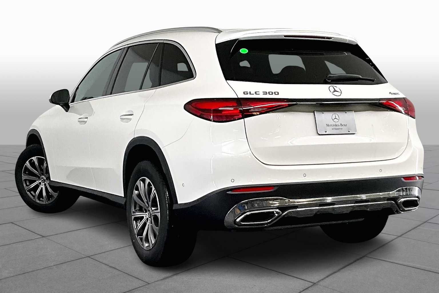 2026 Mercedes Benz GLC 300 4MATIC photo 4