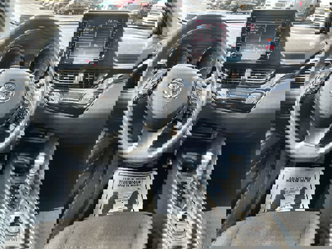 2021 Toyota C-HR LE photo 10